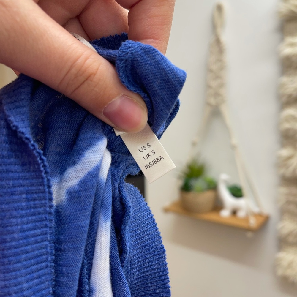๐
ข๐
๐
๐
Free People Movement Tie-Dye Sleeveless Shirt - Picture 11 of 11